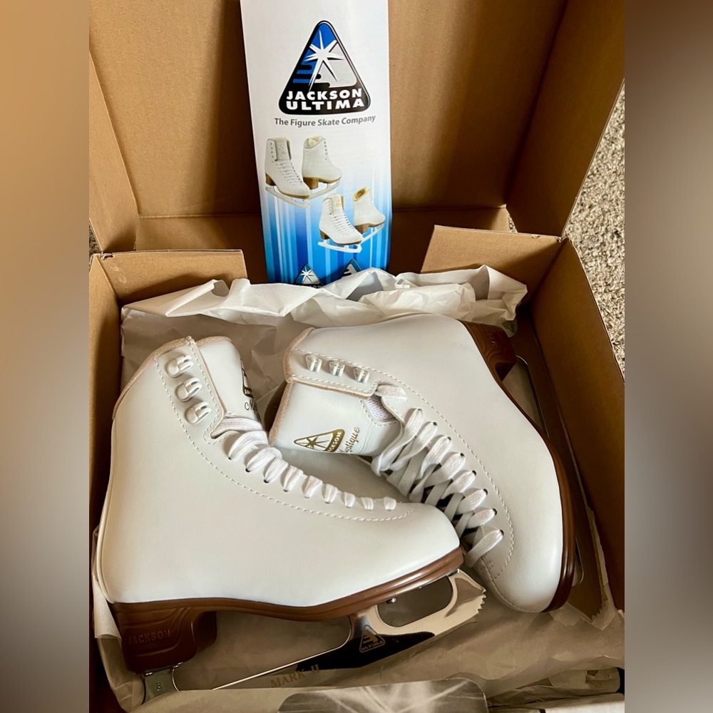 Jackson Mystique Girls Figure Skates Size 1.5